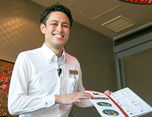 サンベナンシオ慶(ウェイター)